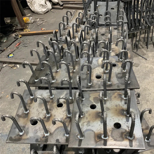 图纸中如何确定武汉预埋件的位置？